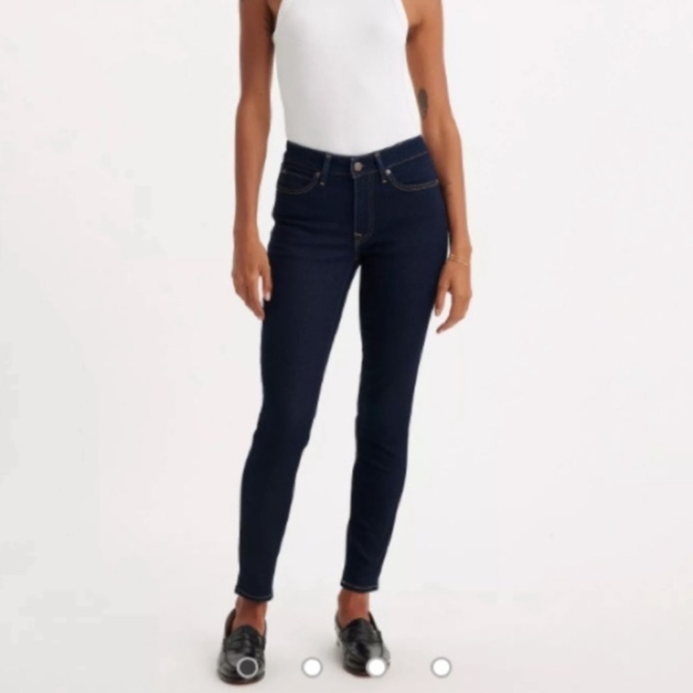 Levi’s 711 Skinny Jeans Dark Wash Size 26